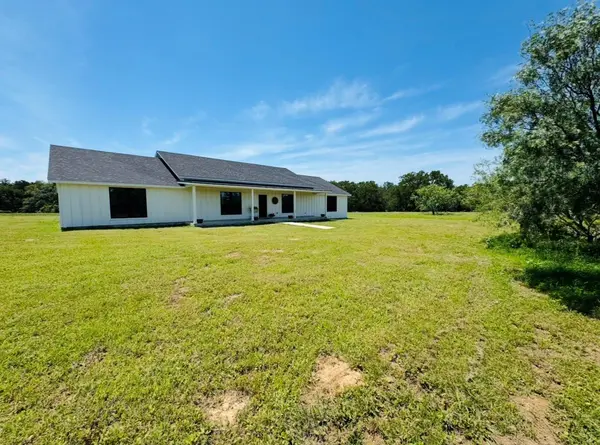 1294 Private Road 7037, Lexington, TX 78947