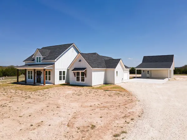 305 Willow Oak DR, Goldthwaite, TX 76844
