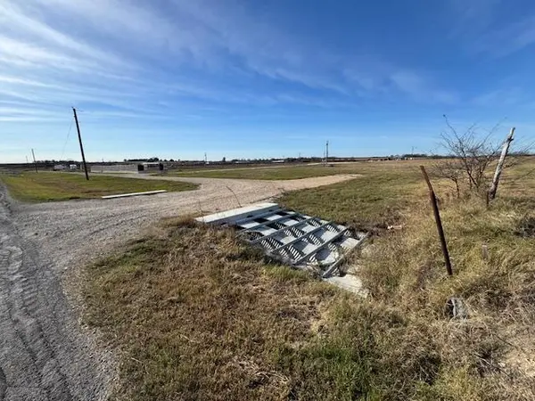 709 County Road 333, Granger, TX 76530