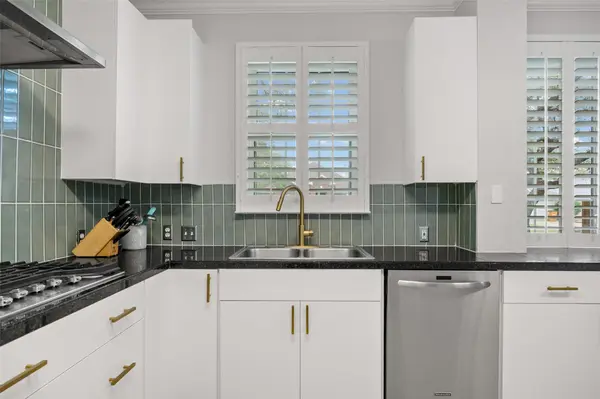 8610 Axis DR, Austin, TX 78749