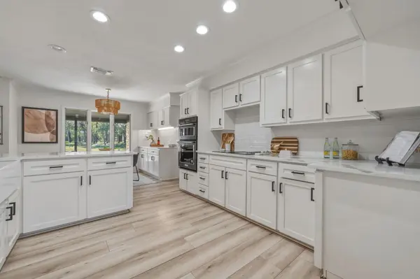 28 Country Oaks DR, Buda, TX 78610