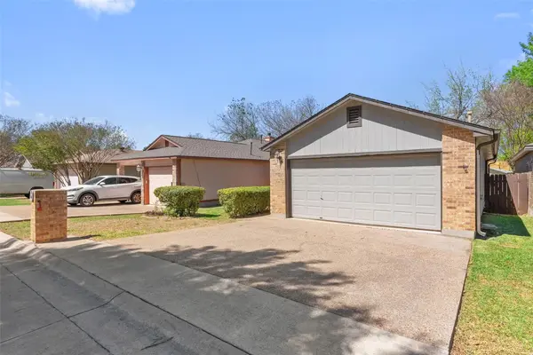 410 Village LN, Buda, TX 78610
