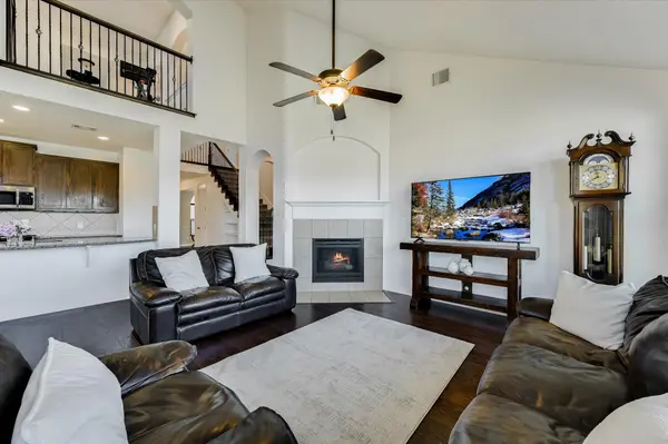 128 W Adelanta PL, Round Rock, TX 78681