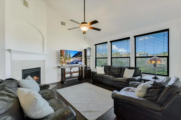 128 W Adelanta PL, Round Rock, TX 78681