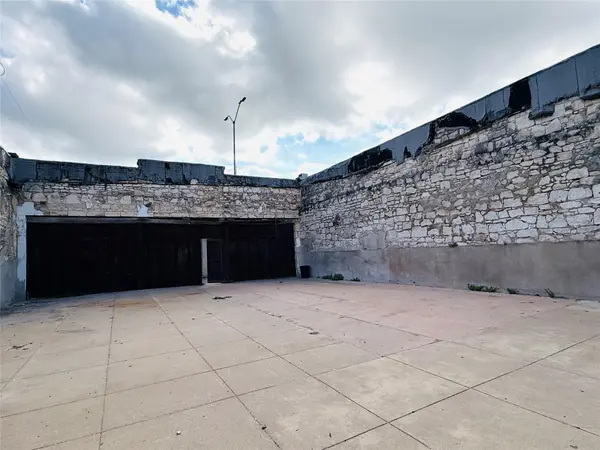 107 N Main ST, Taylor, TX 76574