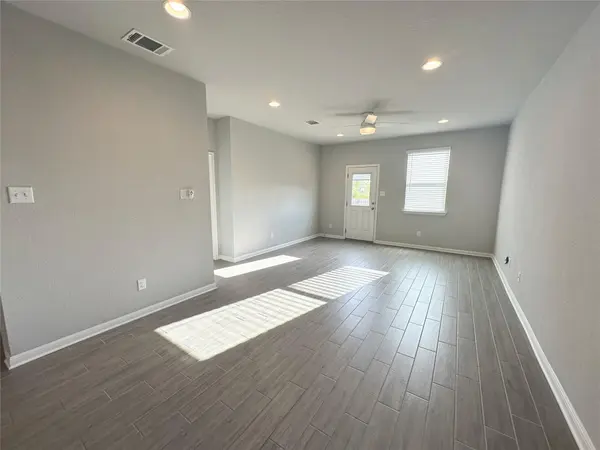 243 Kellys Heroes WAY, Jarrell, TX 76537