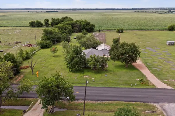 711 E Clark ST, Bartlett, TX 76511