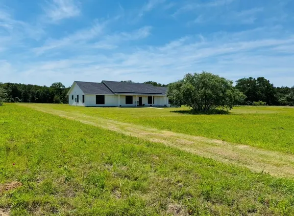1300 Private Road 7037, Lexington, TX 78947