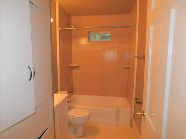 1400 BERKSHIRE DR, Austin, TX 78723
