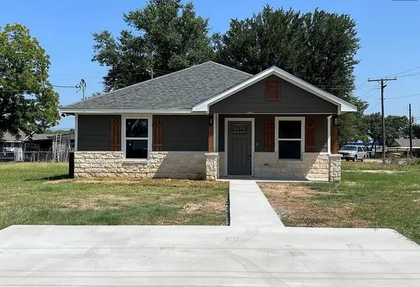 709 W Evans ST, Hearne, TX 77859