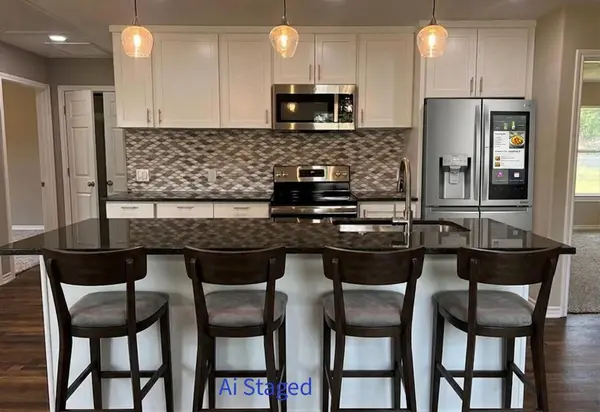 709 W Evans ST, Hearne, TX 77859