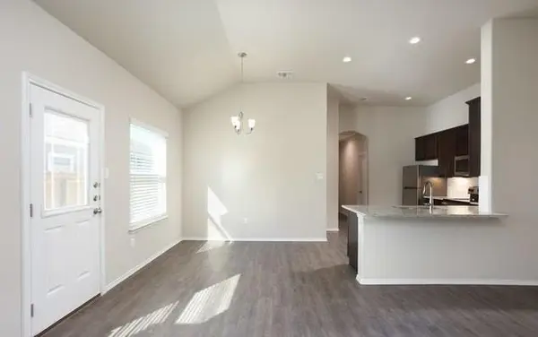 3414 Scott CIR, Seguin, TX 78155