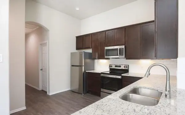 3414 Scott CIR, Seguin, TX 78155