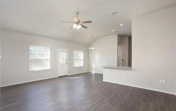 3414 Scott CIR, Seguin, TX 78155