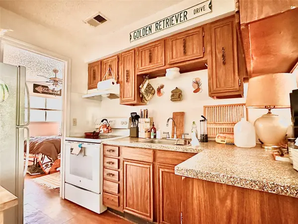 2801 Hemphill PARK #B201, Austin, TX 78705