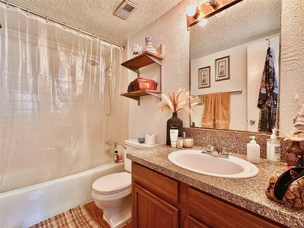 2801 Hemphill PARK #B201, Austin, TX 78705