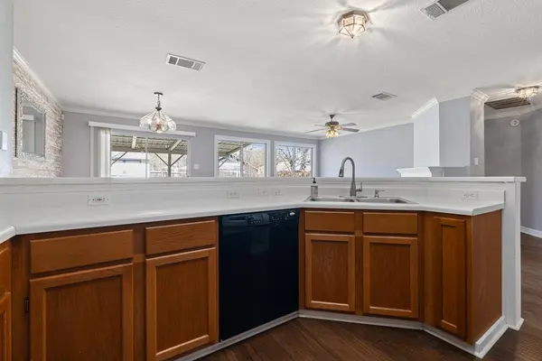 808 Minturn LN, Austin, TX 78748