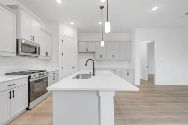 564 Darley Oak DR, Dripping Springs, TX 78620