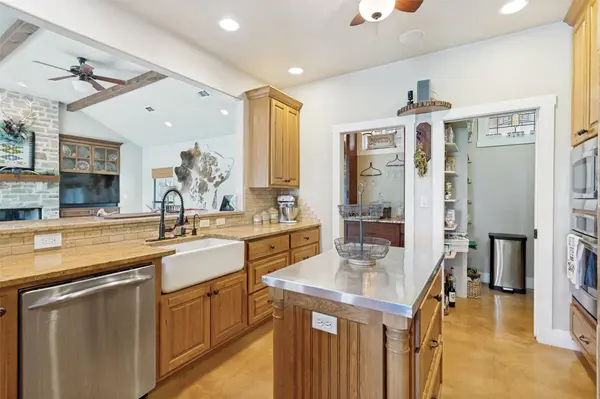 988 Kendall Jackson, Comfort, TX 78013