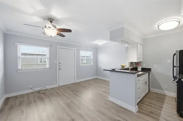 2401 Manor RD #232, Austin, TX 78722