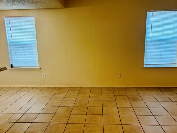 1206 Tartan LN #B, Austin, TX 78753