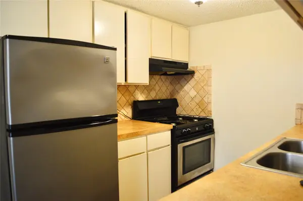 4709 Harmon Ave #305, Austin, TX 78751