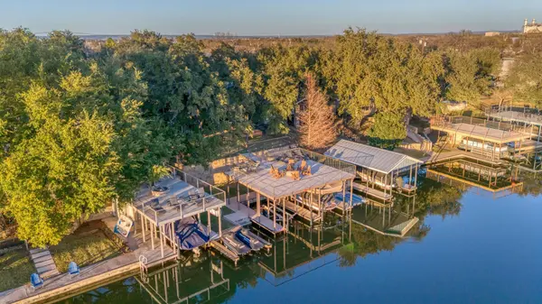 450 Pecan Creek DR, Horseshoe Bay, TX 78657