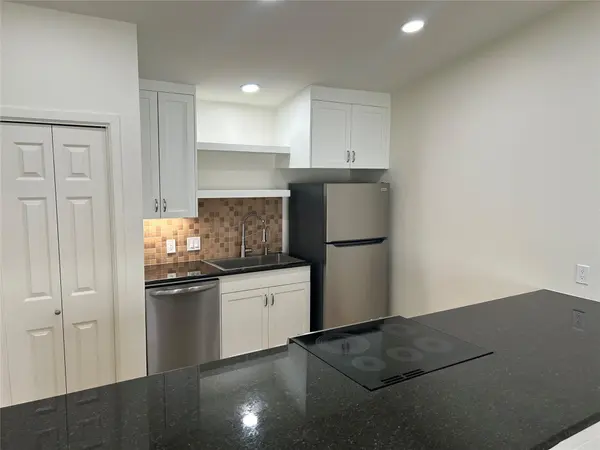100 Bay Point DR #7, Horseshoe Bay, TX 78657