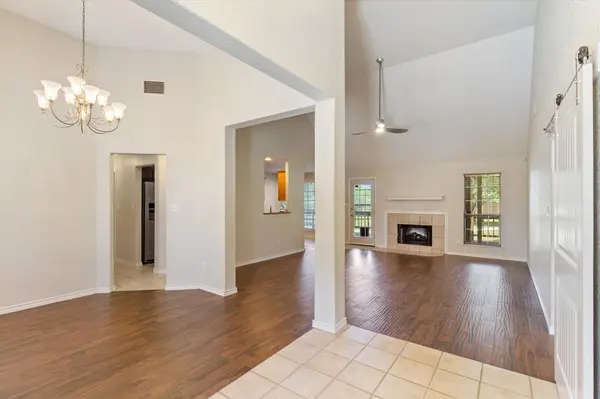 53 Tinas TRL, Martindale, TX 78655