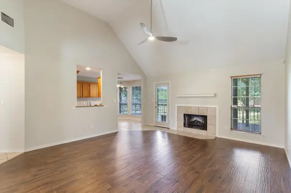 53 Tinas TRL, Martindale, TX 78655
