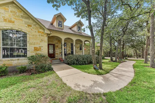 109 Elm Wood DR, Elgin, TX 78621