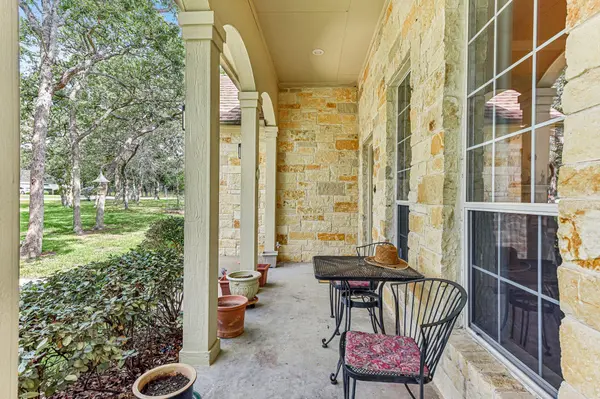 109 Elm Wood DR, Elgin, TX 78621