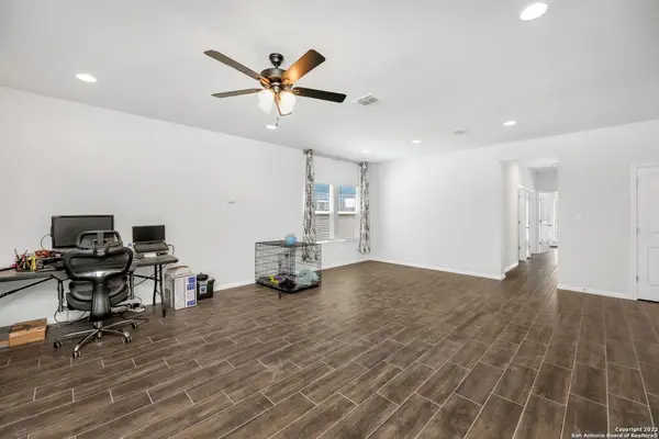 1121 Esplanade PKWY, San Marcos, TX 78666