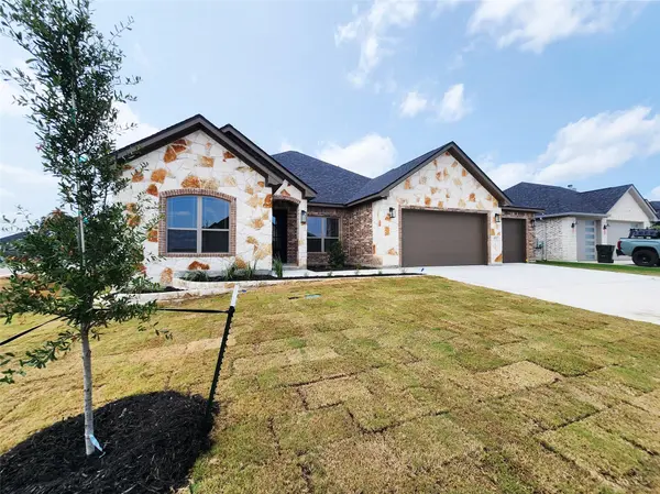 801 Golden Eagle CV, Salado, TX 76571