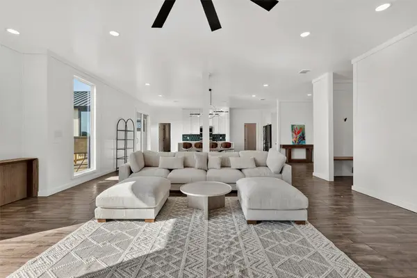 111 Starlight PATH, Red Rock, TX 78662