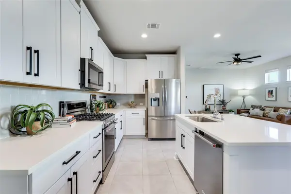 5216 Golden Canary LN, Austin, TX 78723