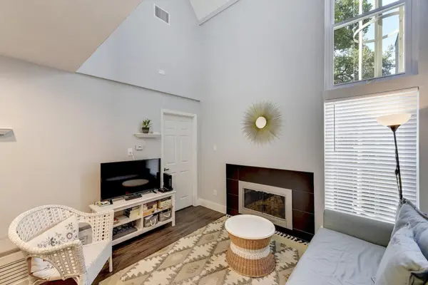 935 La Posada DR #213, Austin, TX 78752