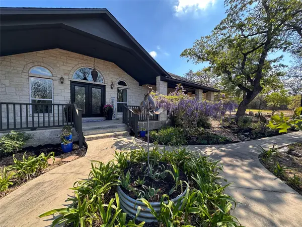 368 Woodlands DR, Bastrop, TX 78602