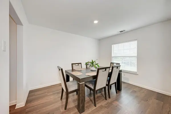 132 Maywood LN, Jarrell, TX 76537