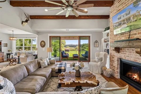 2454 McKinney Loop, Blanco, TX 78606