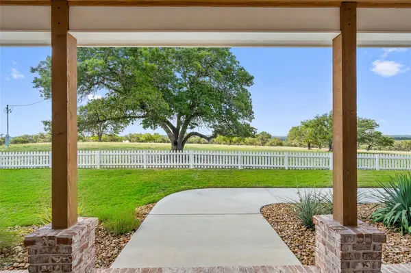 2454 McKinney Loop, Blanco, TX 78606