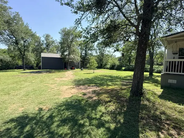 227 Crooked Hollow RD, Elgin, TX 78621