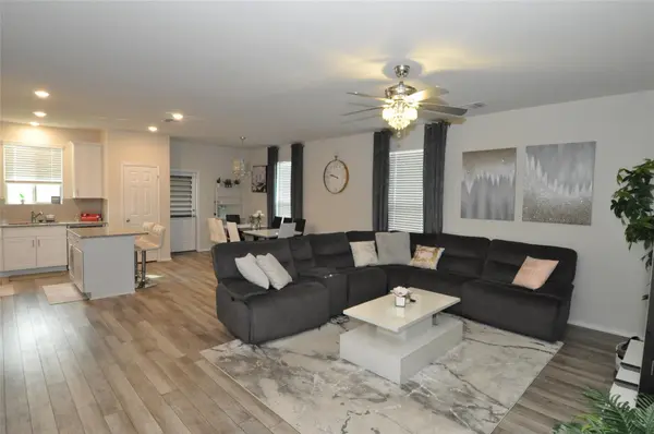 1717 T H Johnson DR, Taylor, TX 76574