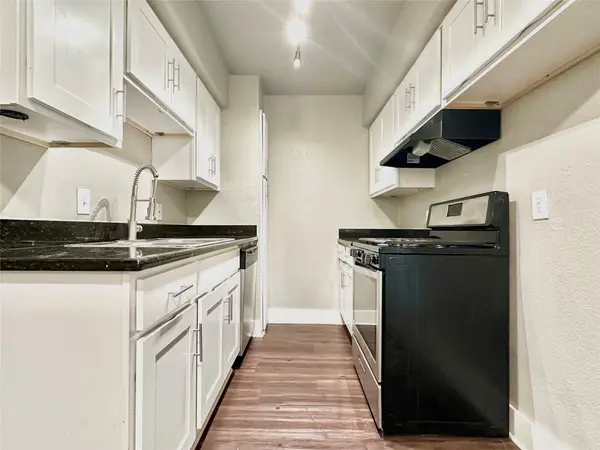 4316 Bull Creek RD #111, Austin, TX 78731