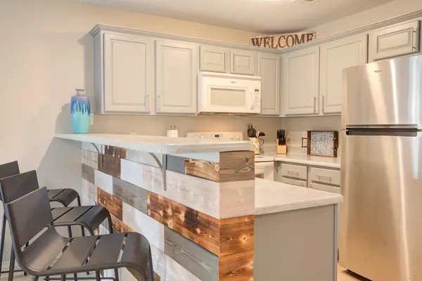 730 E Mather St #J202, New Braunfels, TX 78130