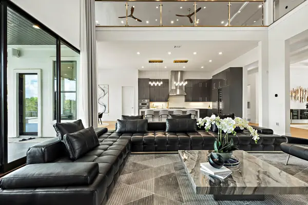 10211 Thistle RDG, Austin, TX 78733