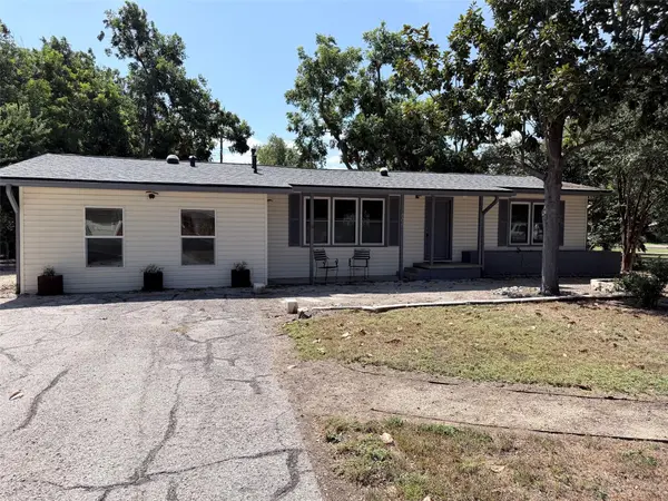 605 W 11th ST, Elgin, TX 78621