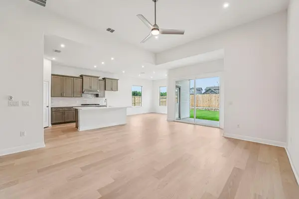 509 Treadwell LN, Kyle, TX 78640