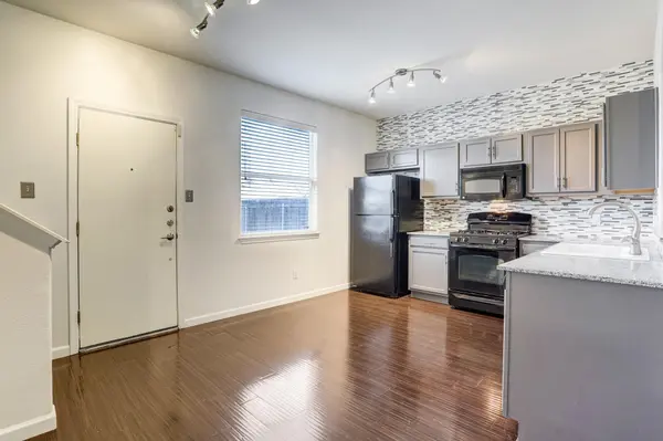 14608 Walt Whitman TRL #B, Pflugerville, TX 78660
