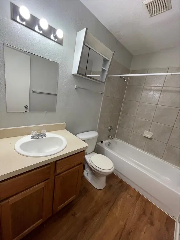 7206 Twin Crest DR #202, Austin, TX 78752